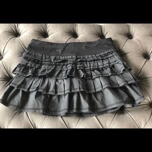 Lululemon Back on Track Ruffle Skirt Black